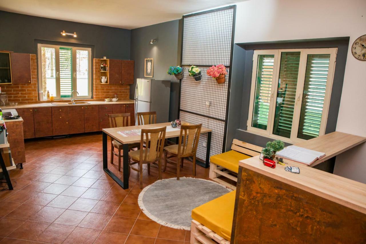 Our Way Guest House & Hostel Шкодер Экстерьер фото